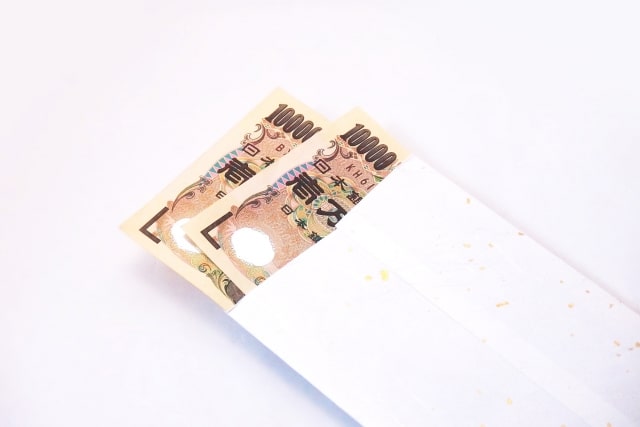 商品モニターの謝礼は？