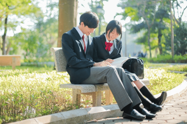 学生生活がモニ活で充実！？稼げるアンケートサイトとは？