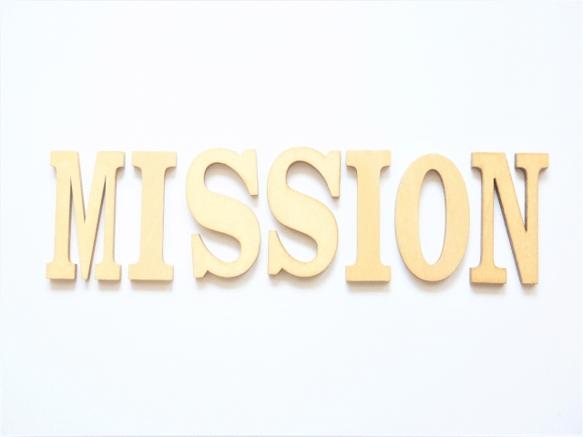 勤めを黙々と果たす書棚のファン